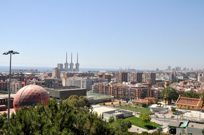 Vista de la ciutat de Badalona des del Turó d'en Cartig.