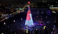 Badalona reafirma el seu lideratge nadalenc amb una gran festa d’encesa de l’arbre de Nadal que ha aplegat 50.000 persones