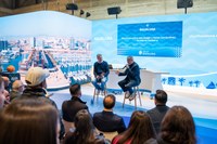 Badalona reivindica el talent local i les arrels com a motor de projecció internacional en un acte a FITUR amb Juan Magán