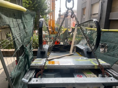 Instal·lació de les noves rampes del carrer de Cuba al barri de Sant Crist.