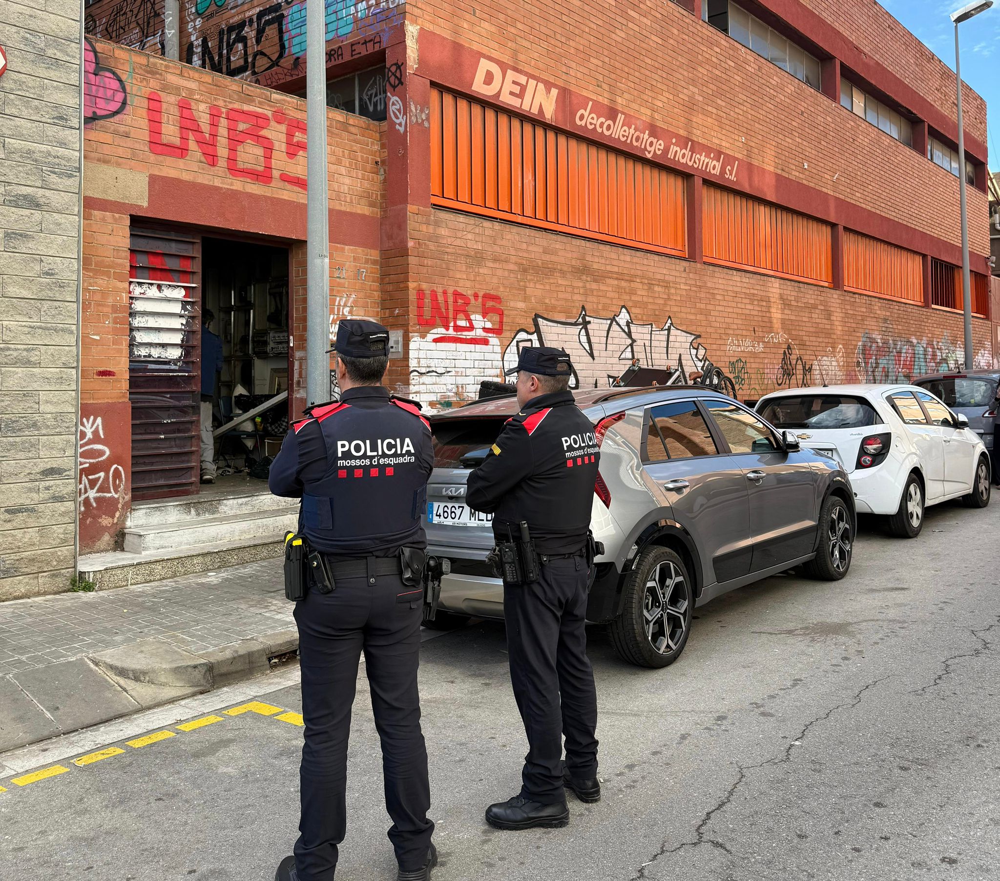 Desocupació nau carrer Corders 3.jpg