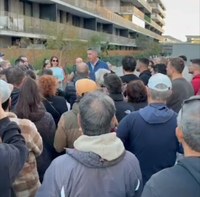 Desocupat un pis del barri de la Mora gràcies a la pressió dels veïns i la intervenció de l'alcalde Xavier Garcia Albiol