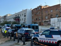 Desocupats dos edificis del barri de la Morera de Badalona on vivien una vintena de persones que portaven anys creant problemes de seguretat i incivisme als veïns