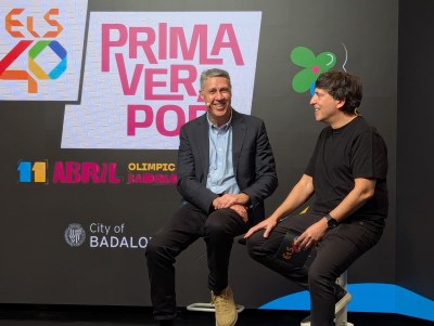 L'alcalde de Badalona amb Dani Moreno, presentador badaloní del programa Anda Ya a Los40.