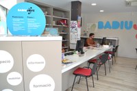 El projecte “Sortir del laberint” de l’Ajuntament de Badalona ofereix informació i orientació per a joves que no hagin acreditat el Graduat en Educació Secundària Obligatòria