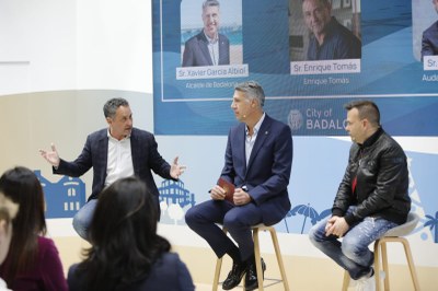 Els empresaris Enrique Tomàs i José Elías exerceixen a FITUR d’ambaixadors de la marca Badalona.