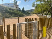 Entra en funcionament, al parc del Torrent de la Font i Turó de l’Enric, la primera gran àrea d’esbarjo per a gossos de Badalona