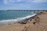 La Demarcació de Costes a Catalunya farà treballs de reperfilat de la sorra a les platges de Badalona per disminuir el desnivell i millorar l’accessibilitat