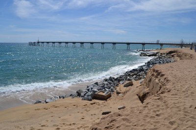 La Demarcació de Costes a Catalunya farà treballs de reperfilat de la sorra a les platges de Badalona per disminuir el desnivell i millorar l’accessibilitat.