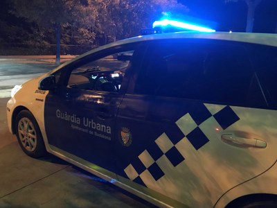 La Guàrdia Urbana de Badalona deté en una sola nit tres persones que tenien pendents ordres de detenció i d’ingrés a presó.