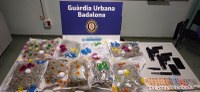 La Guàrdia Urbana de Badalona deté un jove de 20 anys que portava més de cinc quilos de marihuana i dues pistoles