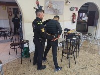 La Guàrdia Urbana de Badalona intervé en un bar del barri de La Salut on es traficava amb drogues