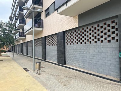 L’Ajuntament de Badalona licita les obres per construir l’aulari provisional per a l’institut La Riera i el nou casal de gent gran de Canyadó en els baixos dels pisos de la Jumberca.