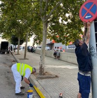 L’Ajuntament de Badalona prohibeix aparcar a les proximitats d’una gran superfície del barri de Montigalà per evitar el transport il·legal de material de construcció i les molèsties als veïns