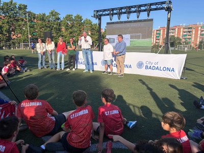 L’Ajuntament de Badalona renova el camp de futbol de Lloreda.