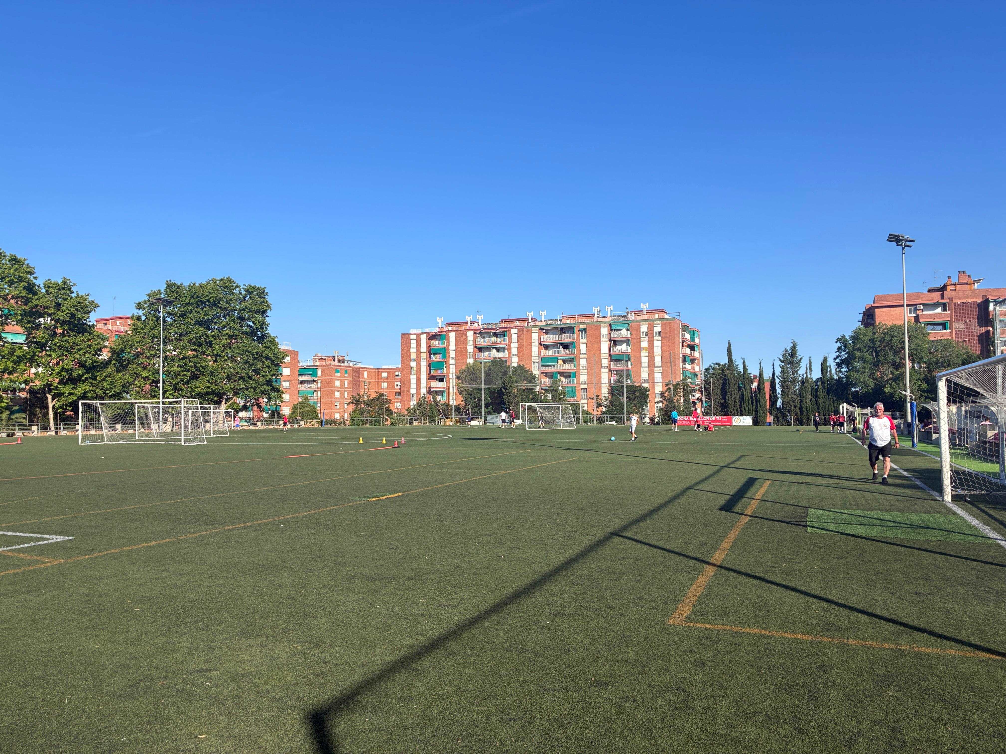 Imatge actual del camp de futbol de Lloreda