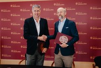 L’Ajuntament de Badalona signa un acord amb Caprabo per facilitar la contractació de veïns de Badalona en dos nous supermercats que l’empresa obrirà a la ciutat