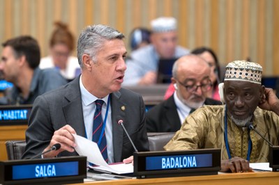 L’alcalde de Badalona demana en la seu de les Nacions Unides un millor finançament per als ajuntaments per resoldre els problemes reals dels veïns.