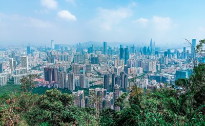 L’alcalde de Badalona viatja a la Xina amb una delegació catalana per promocionar la ciutat a nivell internacional.