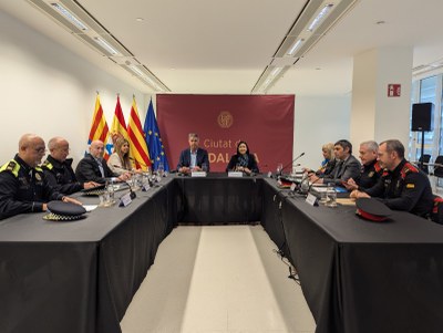 L’alcalde de Badalona, Xavier Garcia Albiol, i la consellera d’Interior i Seguretat Pública, Núria Parlon, acorden intensificar la lluita policial contra les ocupacions, la multireincidència i les armes blanques i de foc.