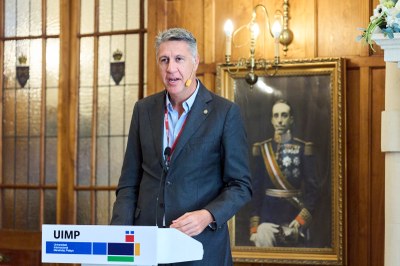 Intervenció de l'alcalde de Badalona als cursos d'estiu de la UIMP (Universitat Internacional Menéndez Pelayo) a Santander.