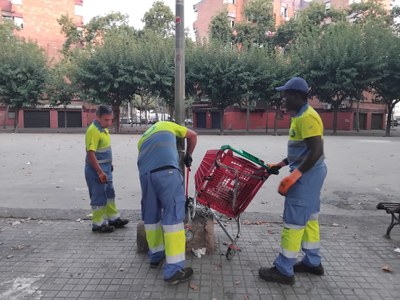 Les deixalles als carrers del barri de Sant Roc s’han reduït un 75% respecte a l’estiu anterior.