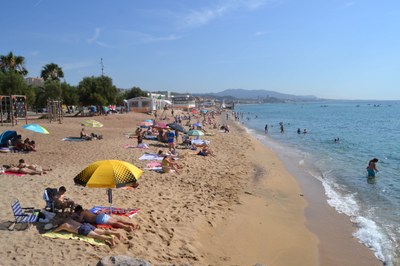 Platja de l'Estació (Badalona).