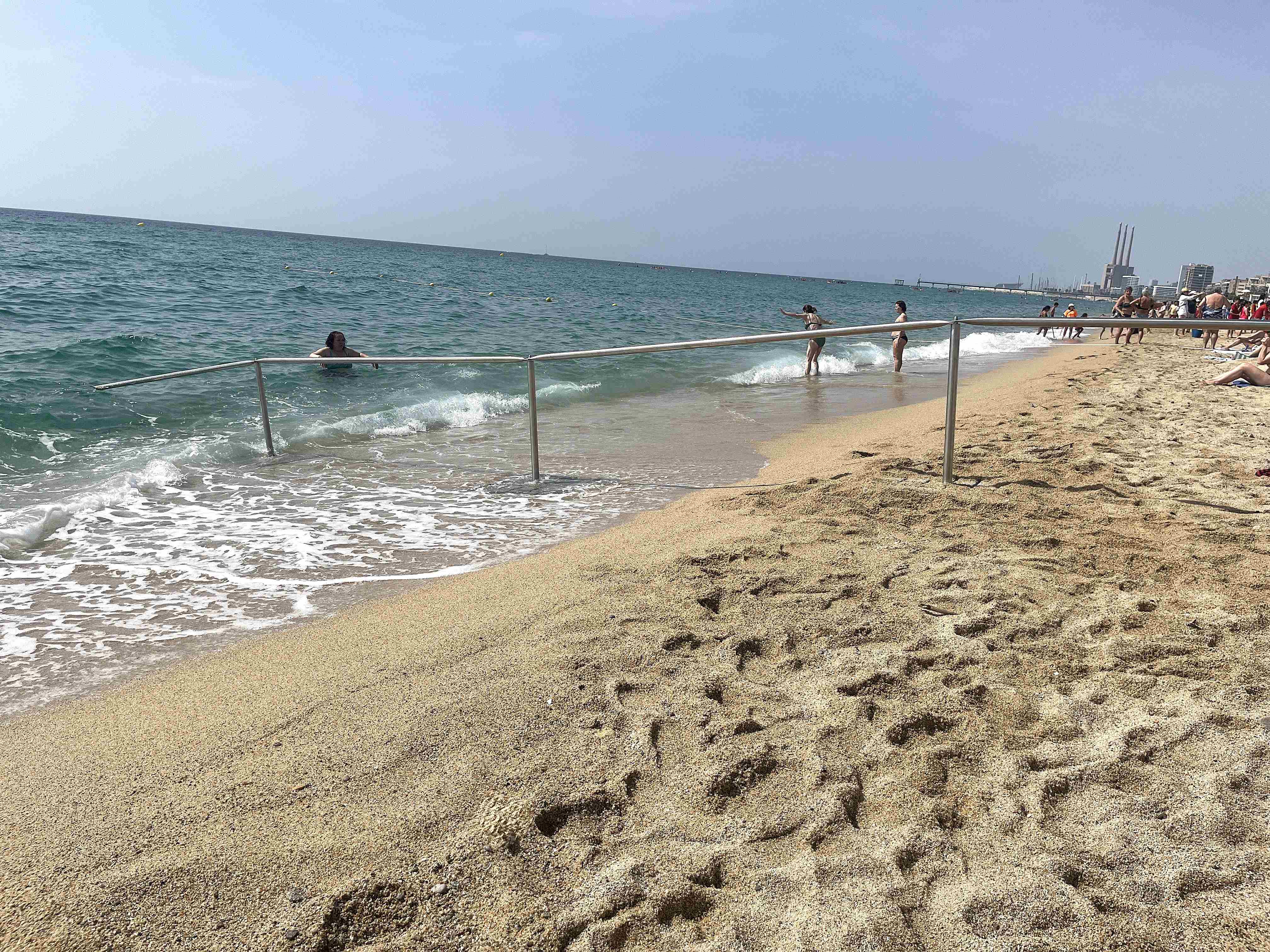 Barana accés aigua platja dels Pescadors