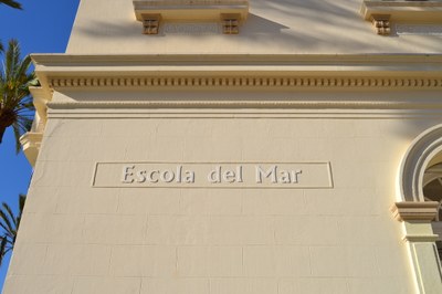 L’Escola del Mar inaugura una exposició d’art inclusiu que presenta la Fundació Maria Prats per donar visibilitat al talent de creadors amb altres capacitats.