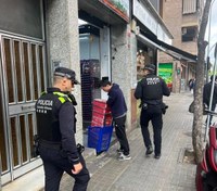 Operatiu policial de la Guàrdia Urbana i la Policia Nacional a sis establiments de Badalona