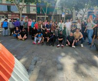Foto conjunta. Jardineres plaça d'Antonio Machado