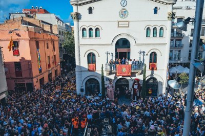 Imatge de la plaça de la Vila. Pregó de les Festes de Maig 2026.