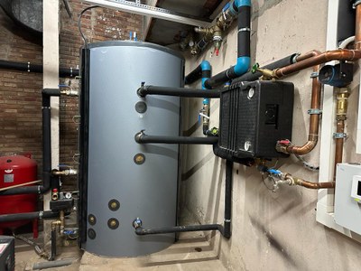 Nou sistema de producció d’ACS (aigua calenta sanitària) i d’AFCH (aigua freda per al consum humà.