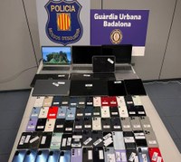 Un operatiu conjunt dels Mossos d’Esquadra i la Guàrdia Urbana de Badalona se salda amb la detenció d’una persona per la receptació de més de 60 telèfons mòbils
