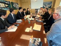 Una delegació sud-coreana visita el port de Badalona 1