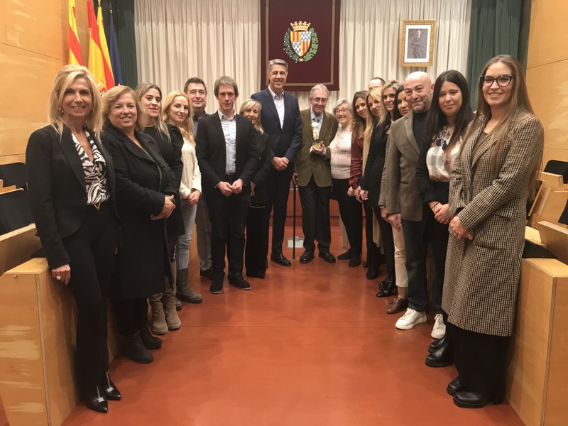 Armand Soler amb les regidores i regidors de l'Ajuntament de Badalona