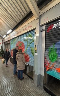 mercat pomar parades grafitti.jpg