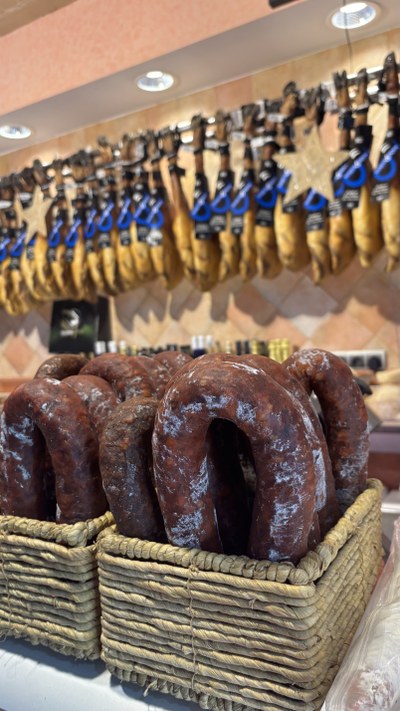 mercat pomar xarcuteria.jpeg.