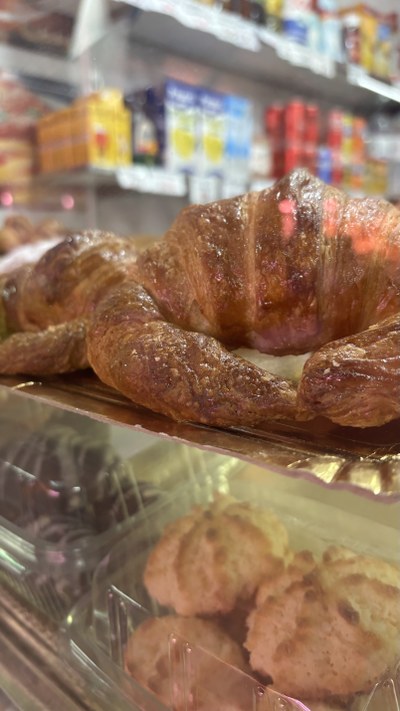 mercat llefia dolços.jpeg.