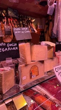 mercat llefia xarcuteria.jpeg