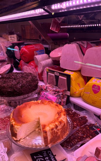 mercat llefia xarcuteria2.jpeg.