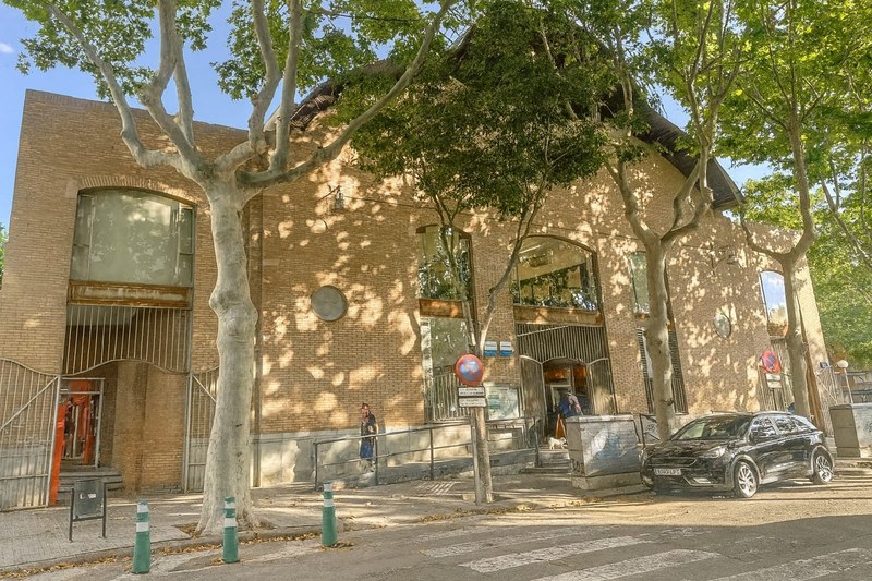 mercat sant roc edifici entrada.jpeg