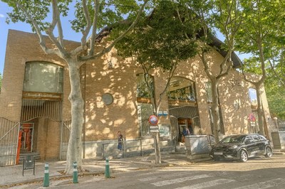 mercat sant roc edifici entrada.jpeg.