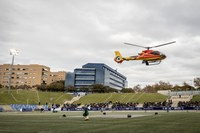 Arribada de Ses Majestats els Reis d'Orient en helicòpter.jpg