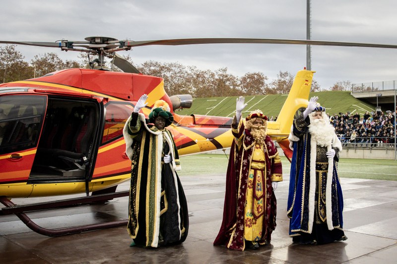 Arribada de Ses Majestats els Reis d'Orient en helicòpter_2.jpg
