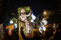 Balcó amb fanalets a la Cavalcada de Reis.jpg