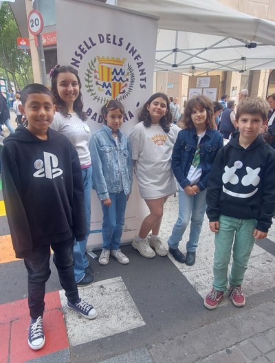 imatge El Consell dels Infants gaudeix de la diada de Sant Jordi.