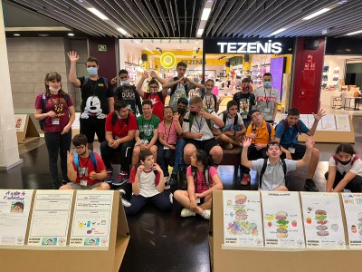 imatge L'escola Can Barriga visita l'exposició de La cuina del bon tracte.