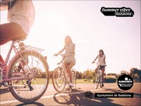 Biciclot. Passeig amb bicicleta per la ciutat de Badalona.