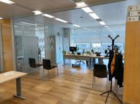 Bases tècniques per a la modificació de mampares de vidre a l'edifici del Viver de l'Ajuntament de Badalona